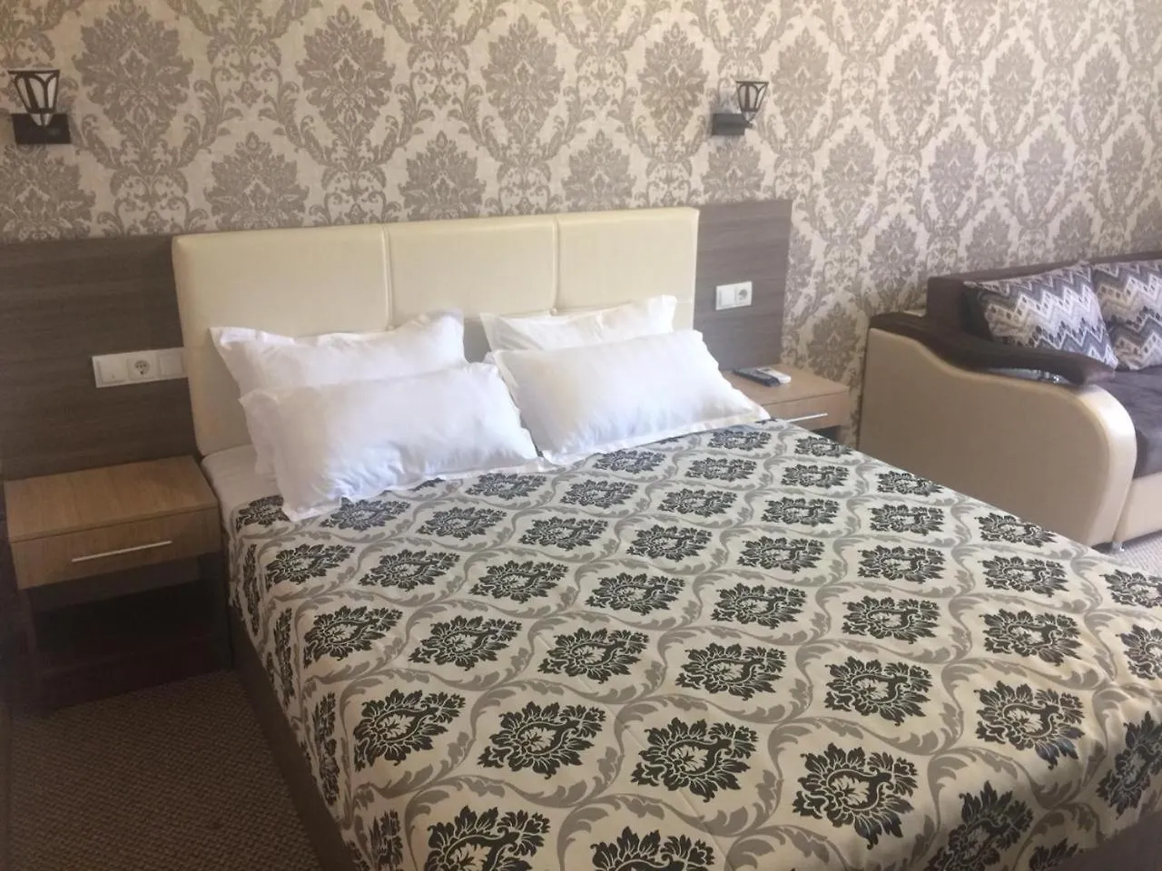 B&B Ulpan Mini Hotel 아스타나
